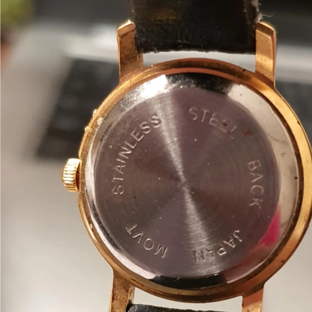 🦋10/$20🦋 Time Goldtone Leather Women's Watch